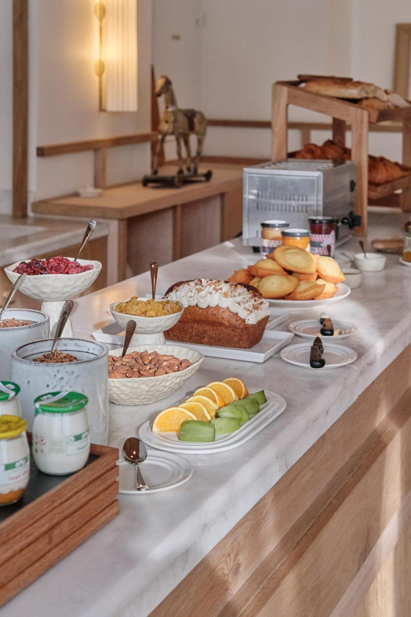 Elysee Montmartre Hotel パリ エクステリア 写真