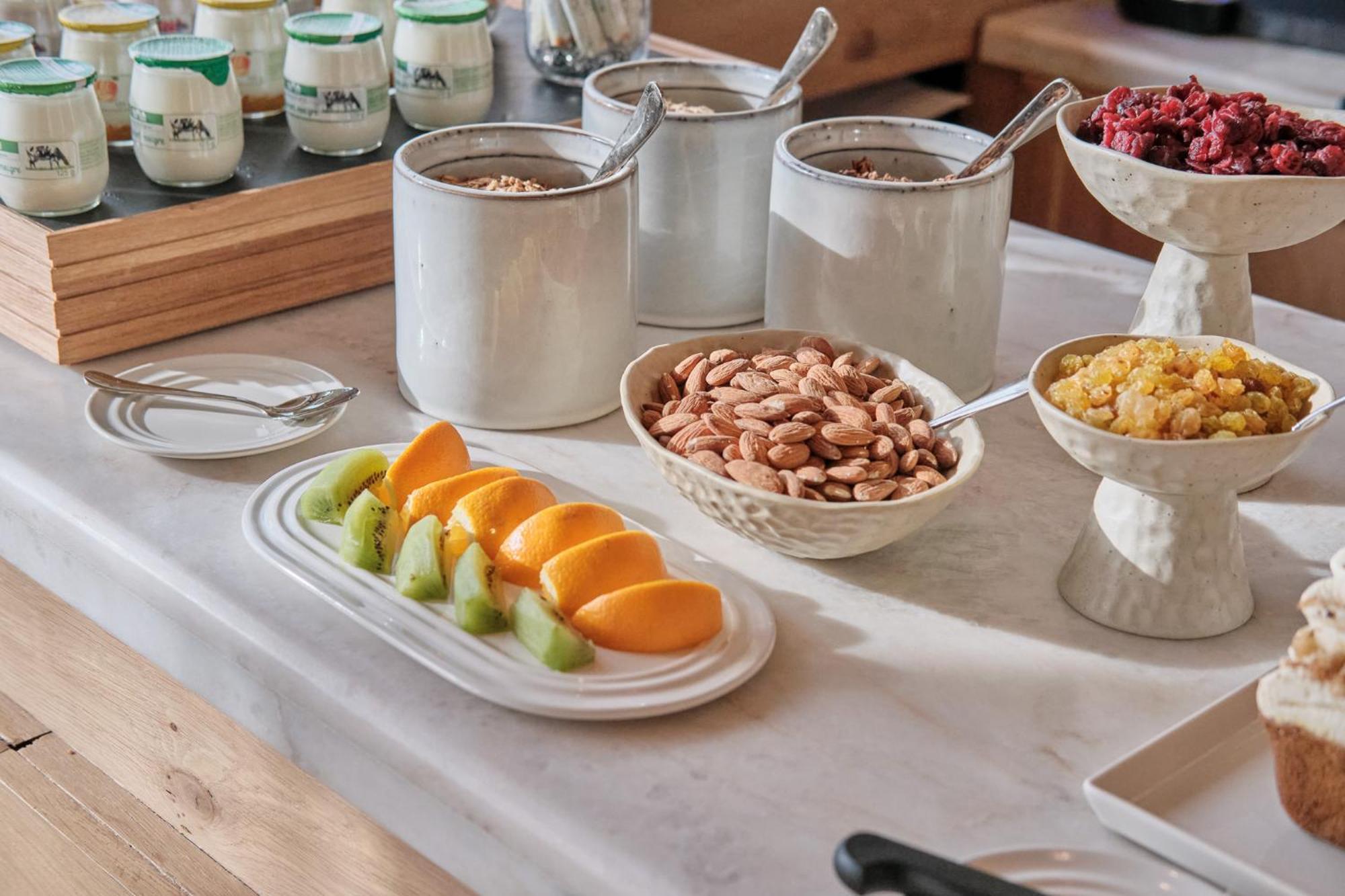 Elysee Montmartre Hotel パリ エクステリア 写真